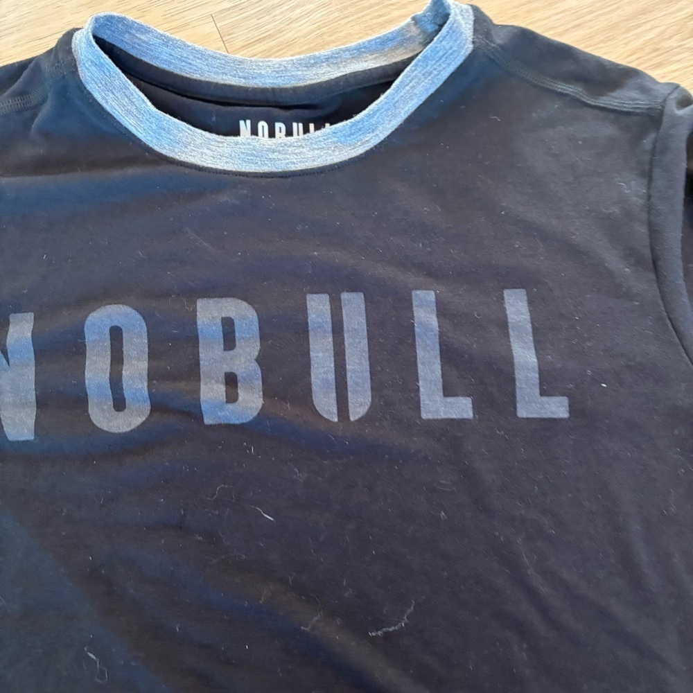 ** NOBULL Women’s Cropped Short Sleeve T-shirt , Black and Gray, Size Small - Picture 2 of 5